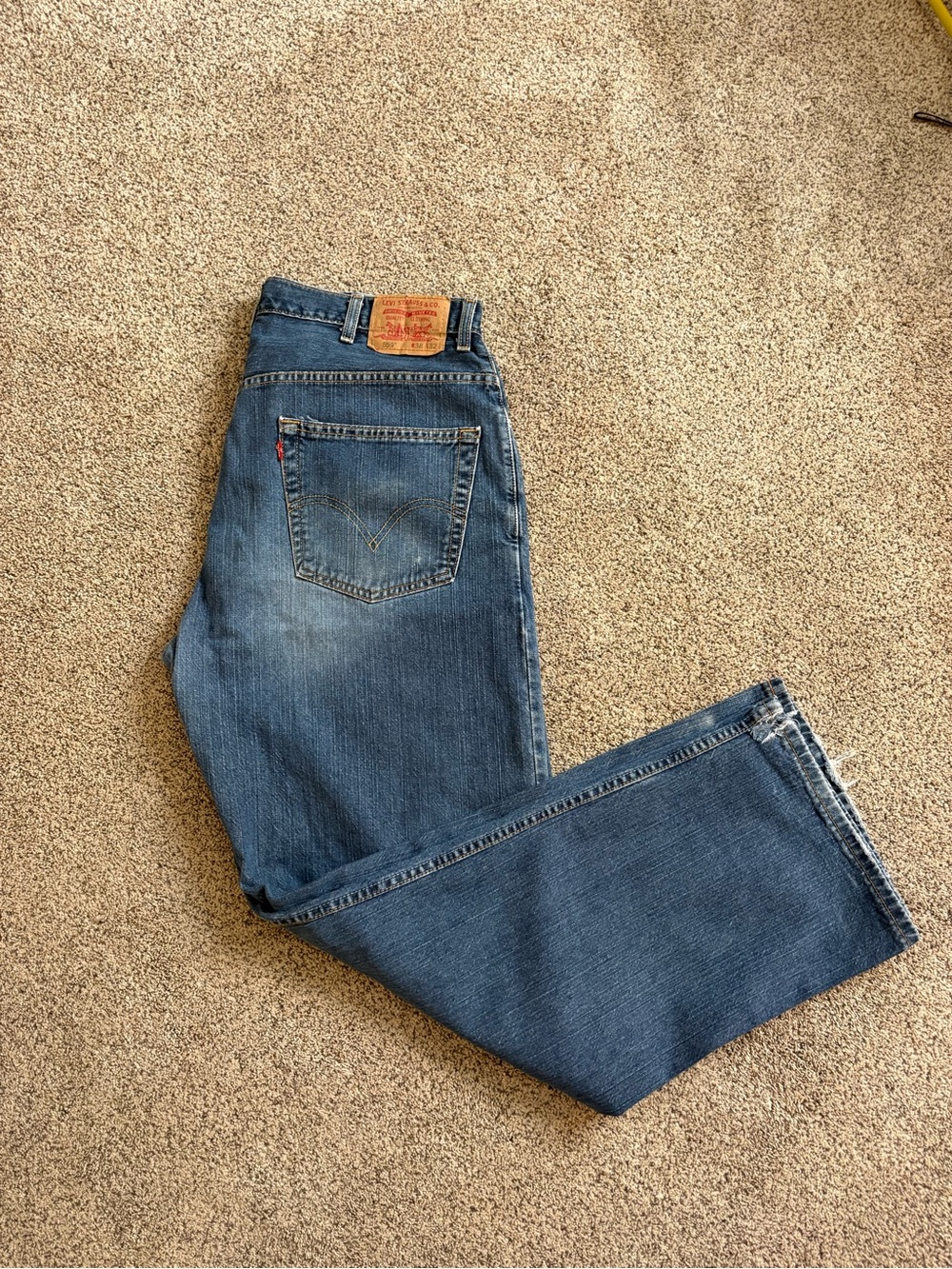 Levi’s 559 Relaxed Straight Jeans Medium Wash Blue Size 38x32